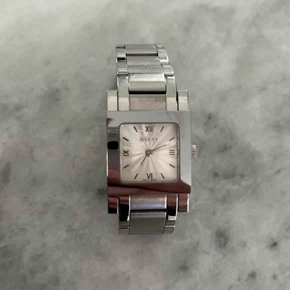 Gucci 7900 Series Watch - Picture 4 of 10